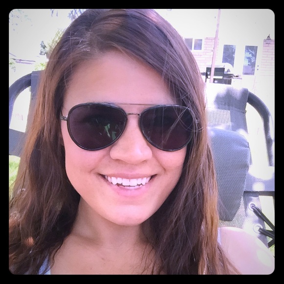 Meet your Posher!. - Picture 2 of 2